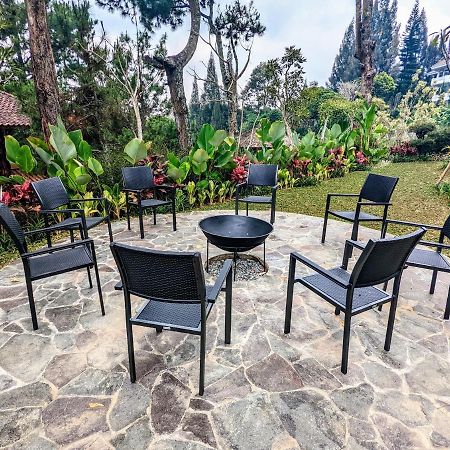 Cottonwood Exclusive Villa @Lembang Asri - Jacuzzi Playground Netflix Billyard Ngoại thất bức ảnh