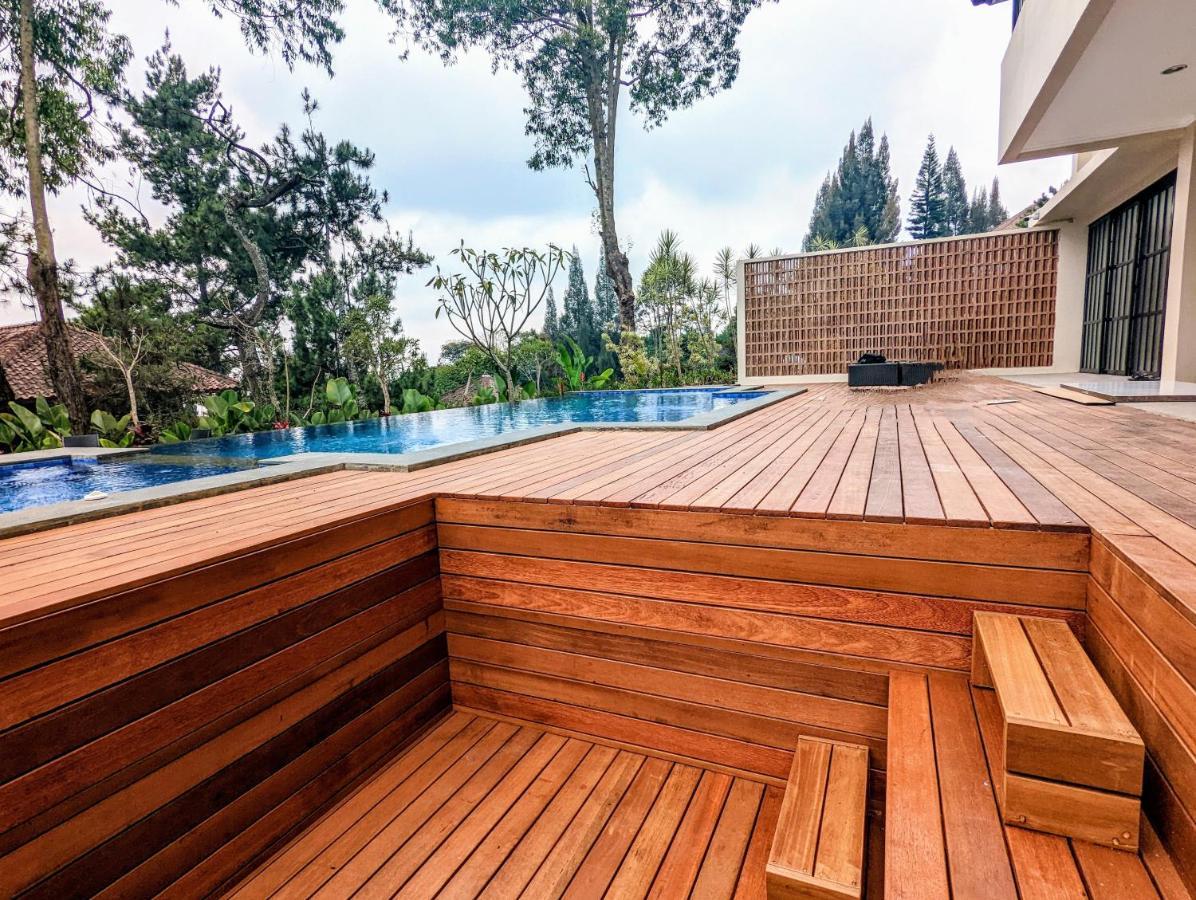 Cottonwood Exclusive Villa @Lembang Asri - Jacuzzi Playground Netflix Billyard Ngoại thất bức ảnh