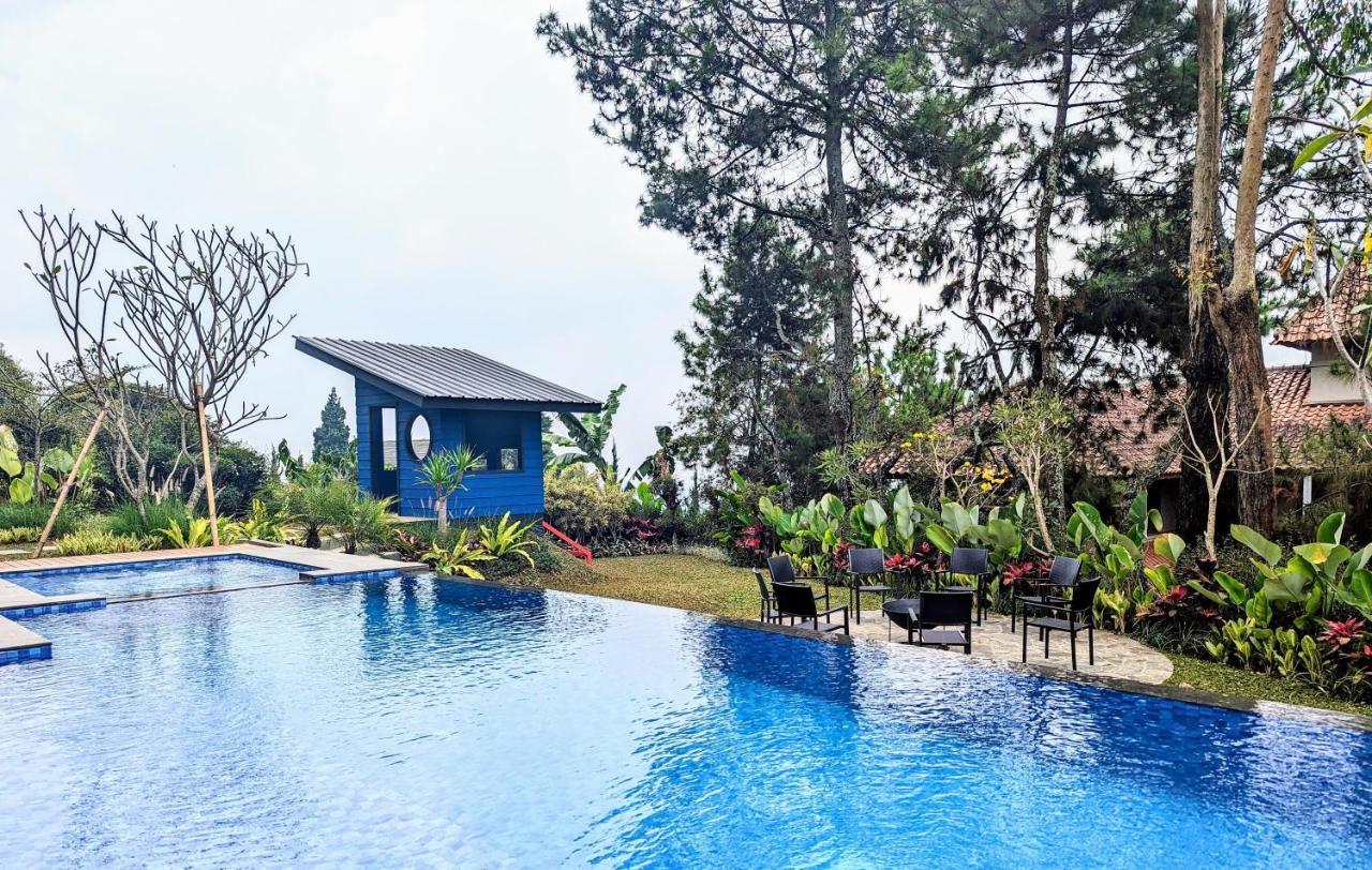 Cottonwood Exclusive Villa @Lembang Asri - Jacuzzi Playground Netflix Billyard Ngoại thất bức ảnh