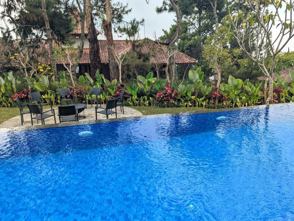 Cottonwood Exclusive Villa @Lembang Asri - Jacuzzi Playground Netflix Billyard Ngoại thất bức ảnh