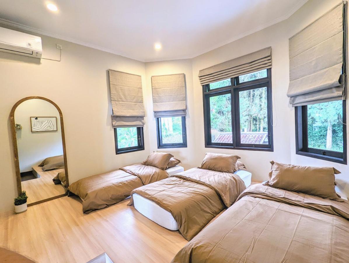 Cottonwood Exclusive Villa @Lembang Asri - Jacuzzi Playground Netflix Billyard Ngoại thất bức ảnh